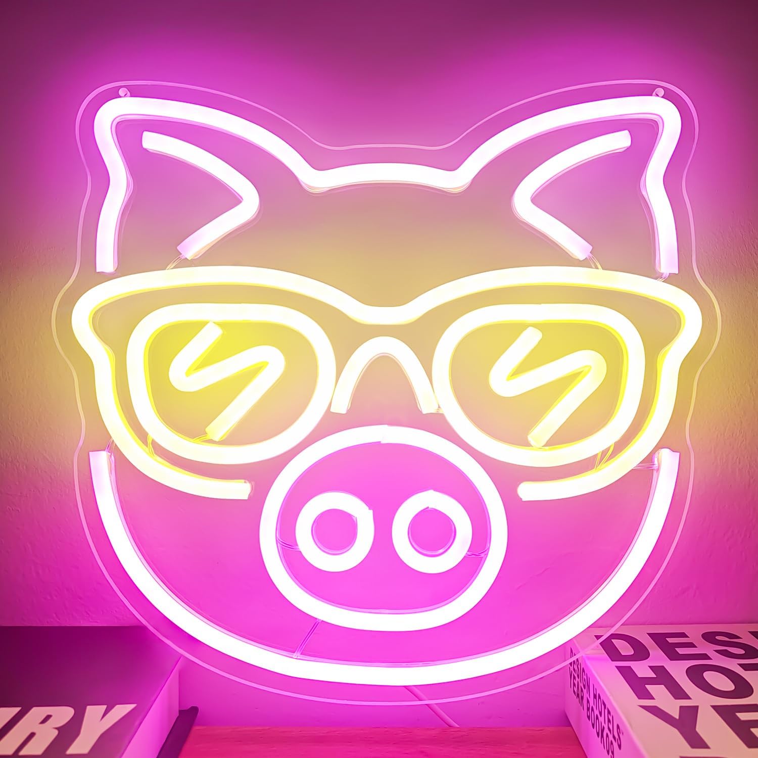 Cerdo rosa con gafas amarillas - Outdoor Lighting Decor Ideas reseña y precio